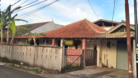 Rumah Hitung Tanah Di Komp Unilever, Petukangan Jakarta Selatan