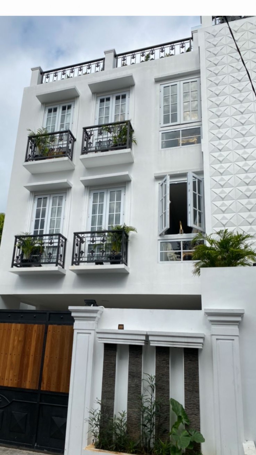 Rumah Bagus, Cantik, siap huni lokasi strategis di Pejaten