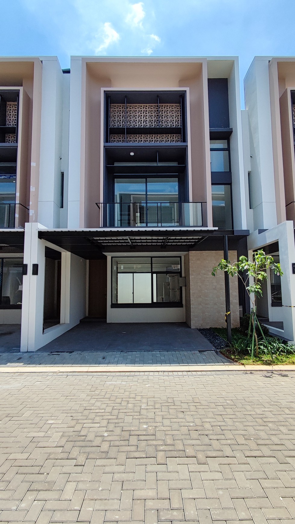 Hot Rent. Rumah brand new Tanakayu Vasya, BSD