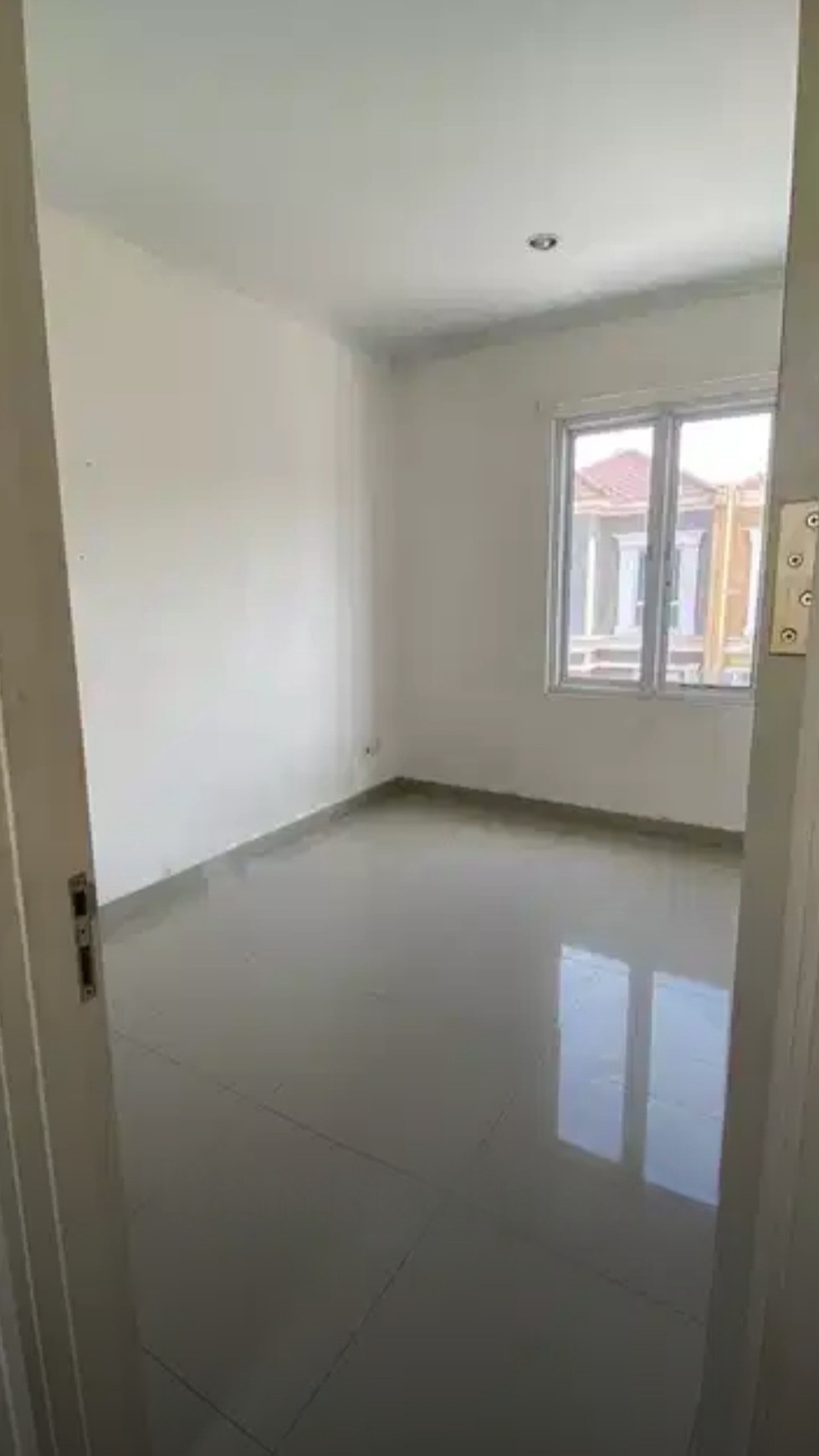 Best Price. Rumah bagus Karelia Village, Gading Serpong