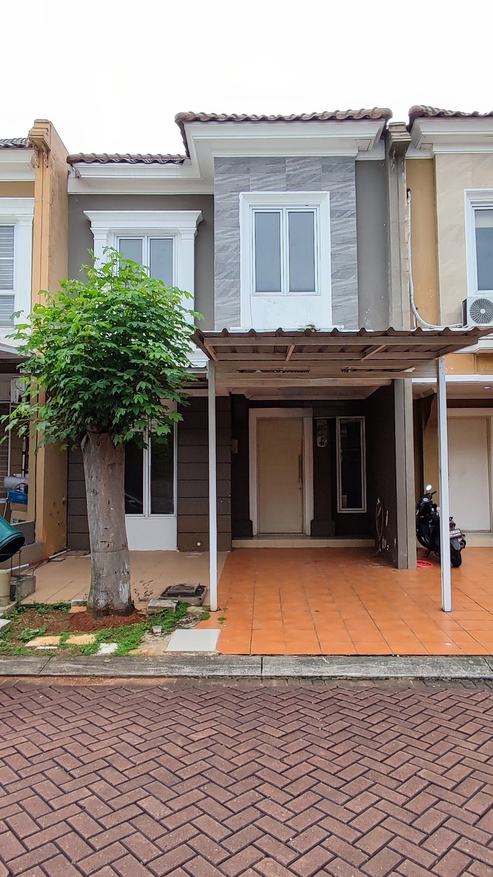 Best Price. Rumah bagus Karelia Village, Gading Serpong