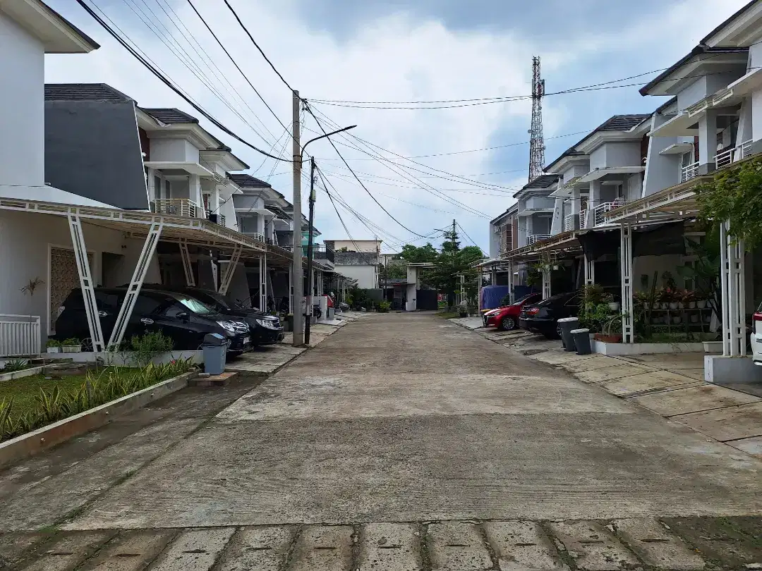 Flash Sale. Rumah bagus cluster Griya Cempaka, Pamulang