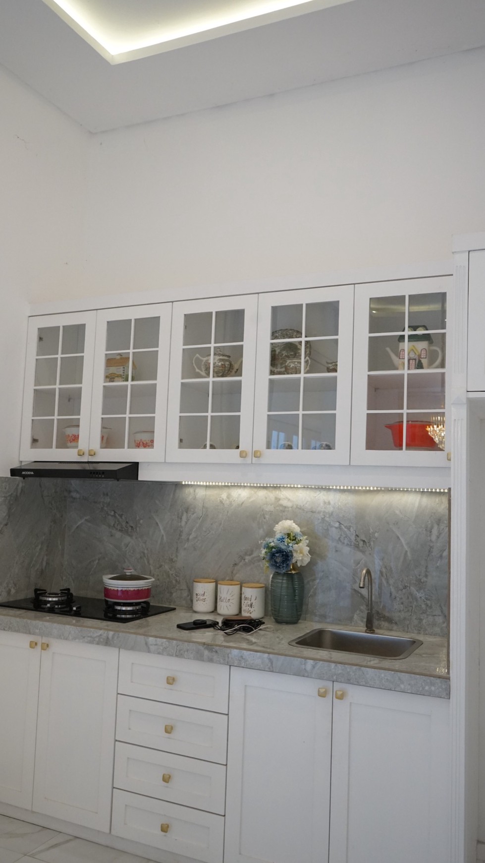 Rumah Baru Minimalis Dalam Komplek Diarea Ciputat, Akses Tol Lebak Bulus 