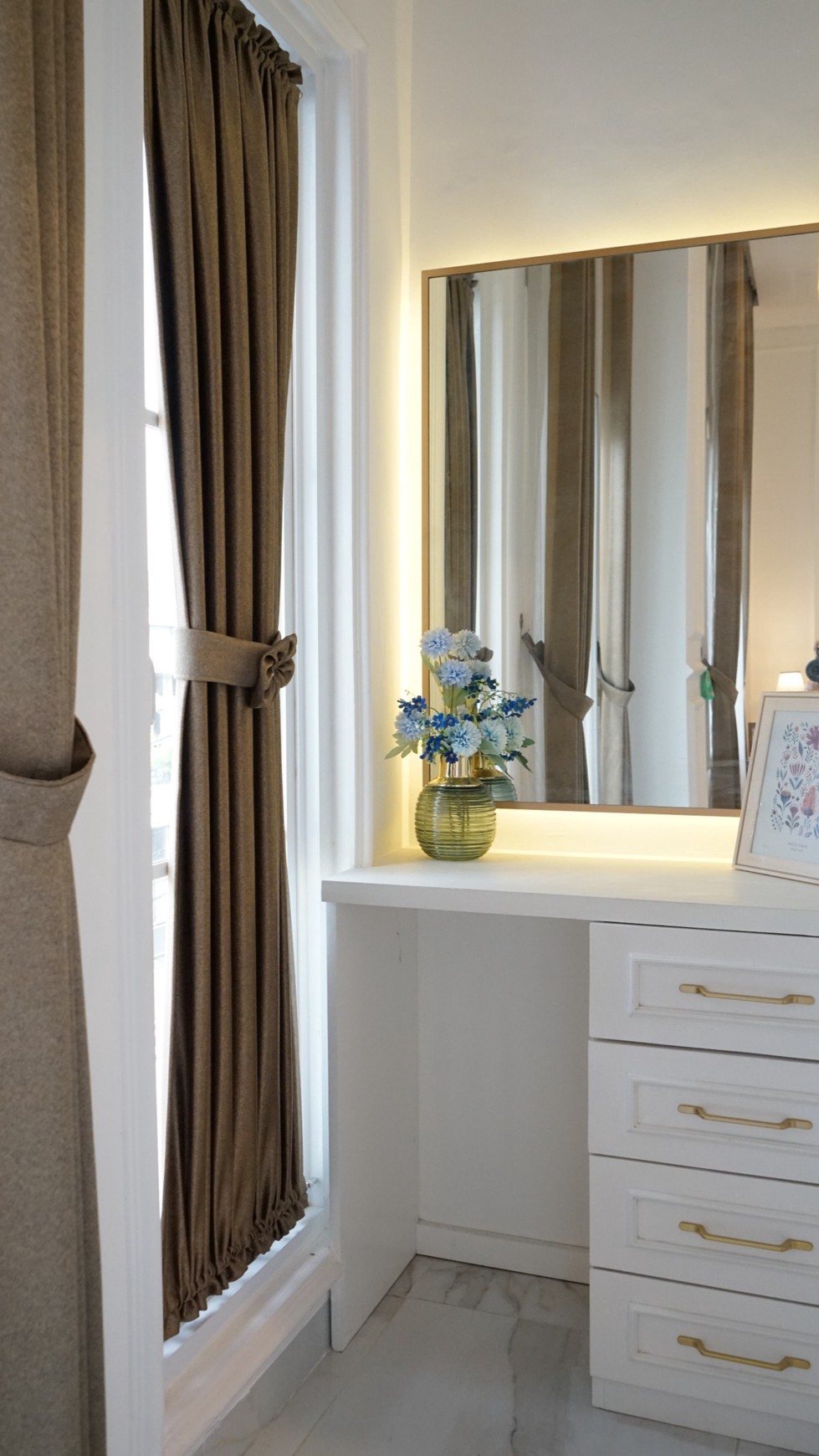 Rumah Baru Minimalis Dalam Komplek Diarea Ciputat, Akses Tol Lebak Bulus 