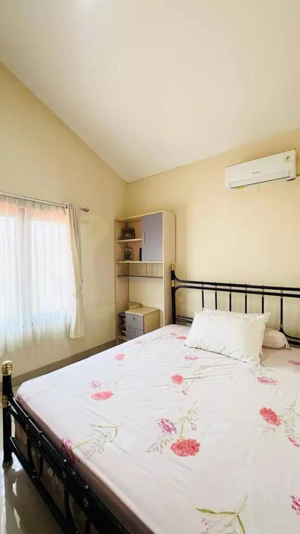 Rumah Siap Huni dengan Hunian Nyaman dan Asri di Bintaro