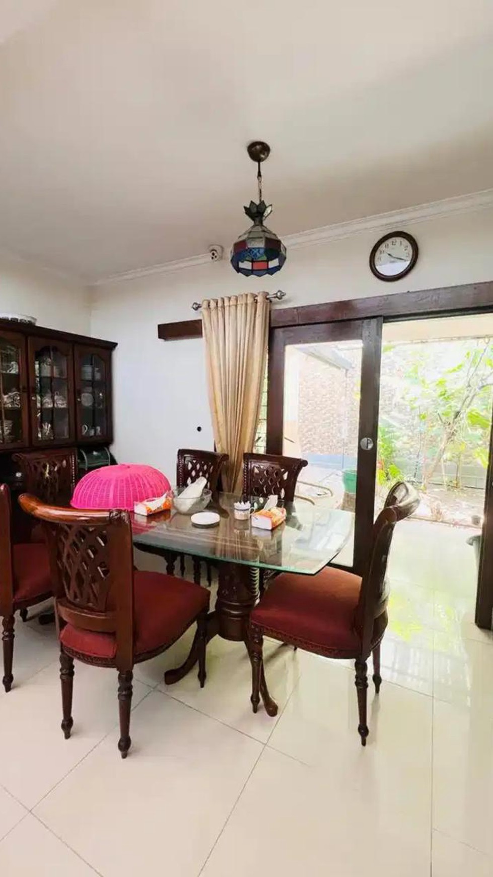 Rumah Siap Huni dengan Hunian Nyaman dan Asri di Bintaro