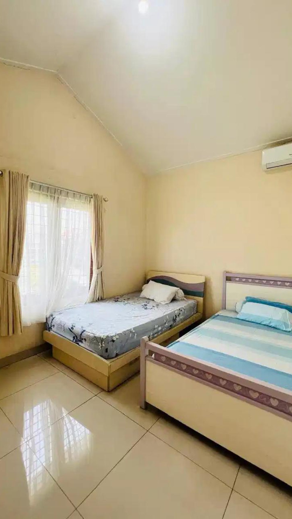 Rumah Siap Huni dengan Hunian Nyaman dan Asri di Bintaro