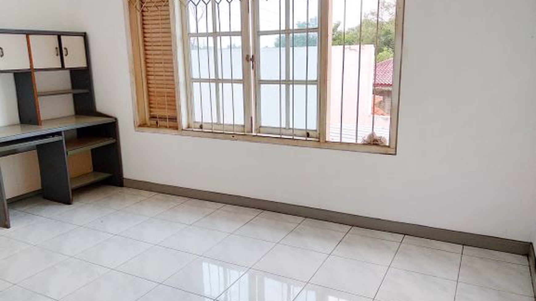 Rumah Cantik 2 Lantai Siap Huni Lokasi Nyaman dan Asri 