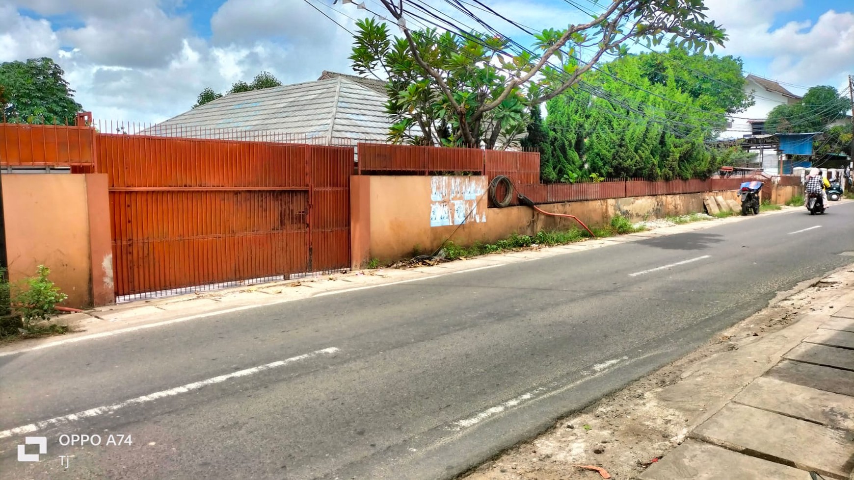 Rumah Siap Huni dengan Hunian Nyaman dan Asri @Pamulang .