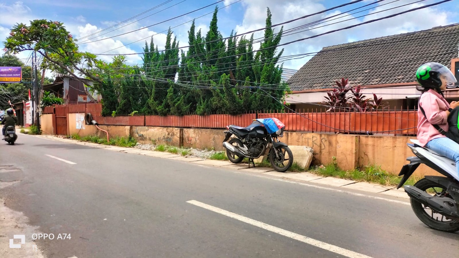 Rumah Siap Huni dengan Hunian Nyaman dan Asri @Pamulang .