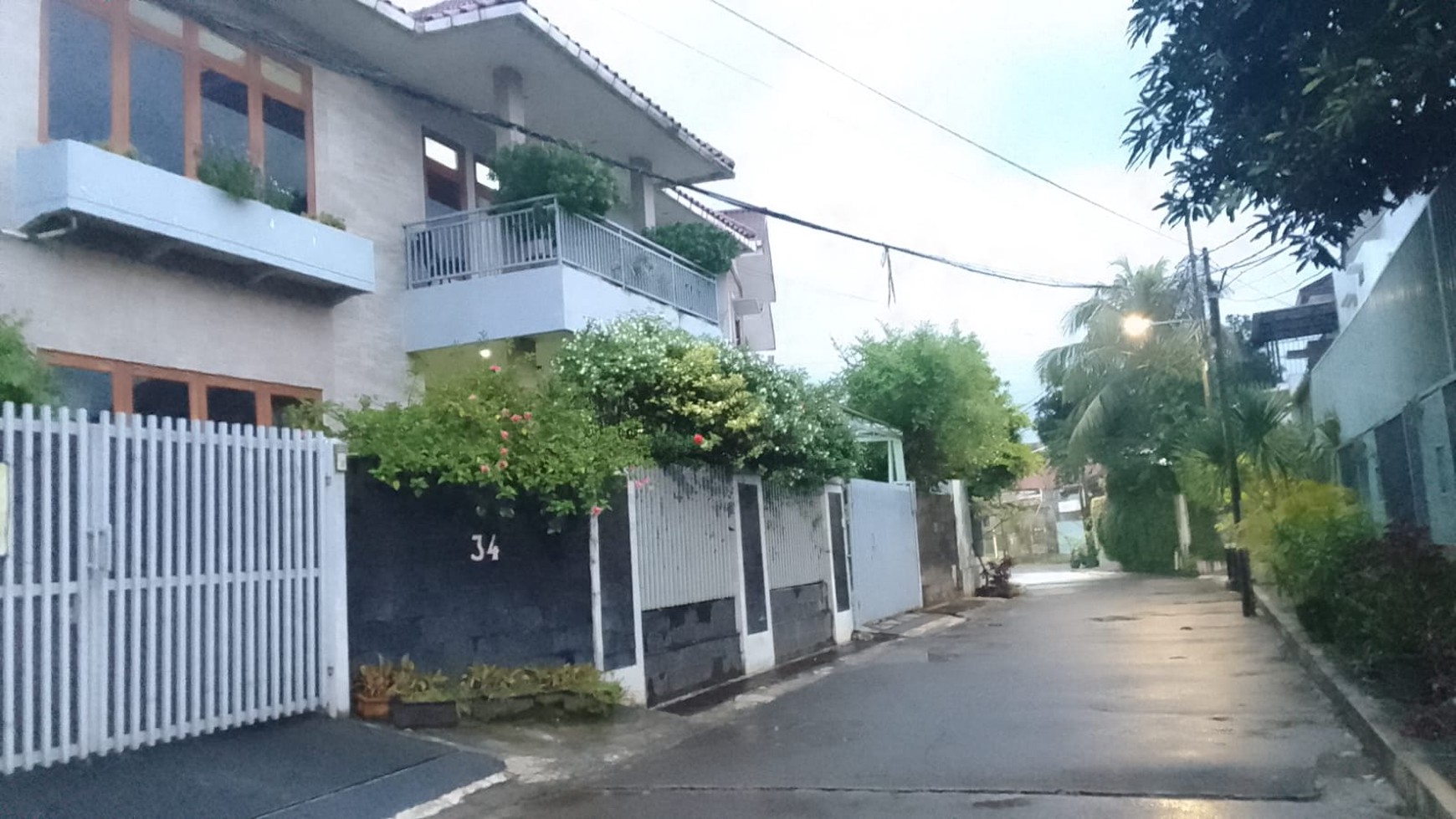Rumah Mewah 2 Lantai Siap Huni Di Komplek Elit Loka Indah, Pancoran Dengan Harga NJOP