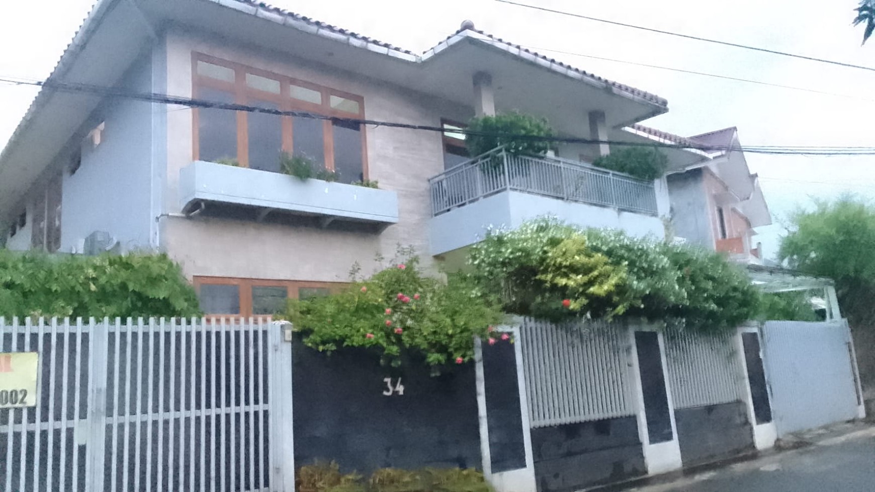 Rumah Mewah 2 Lantai Siap Huni Di Komplek Elit Loka Indah, Pancoran Dengan Harga NJOP