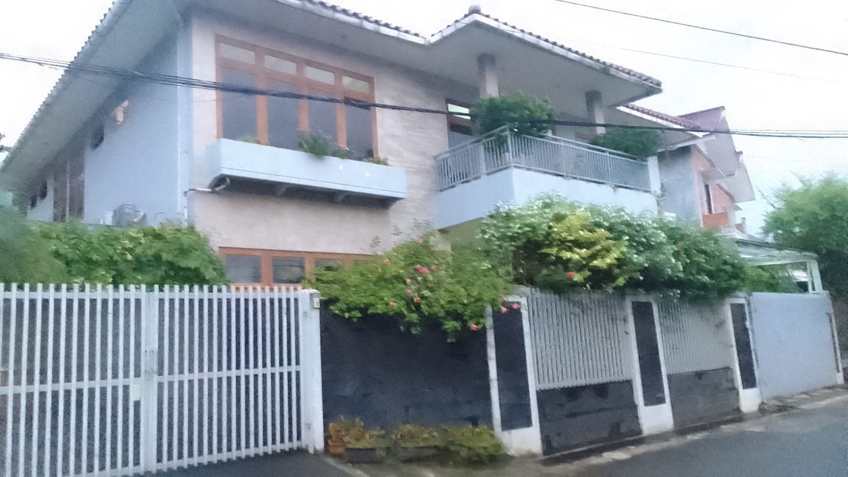 Rumah Mewah 2 Lantai Siap Huni Di Komplek Elit Loka Indah, Pancoran Dengan Harga NJOP