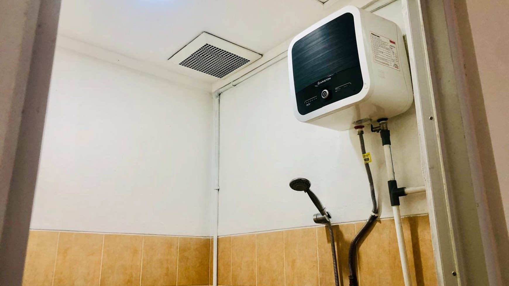 Rumah Standar Rapih  Neo catalonia Nusa Loka BSD city 