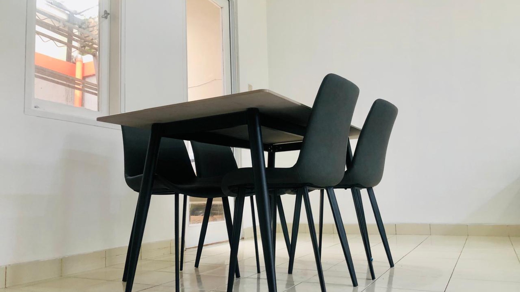 Rumah Standar Rapih  Neo catalonia Nusa Loka BSD city 