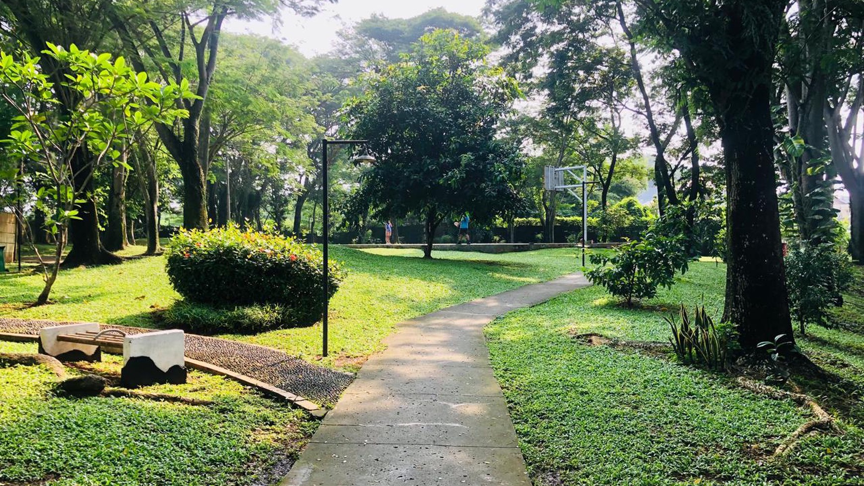 Rumah Standar Rapih  Neo catalonia Nusa Loka BSD city 