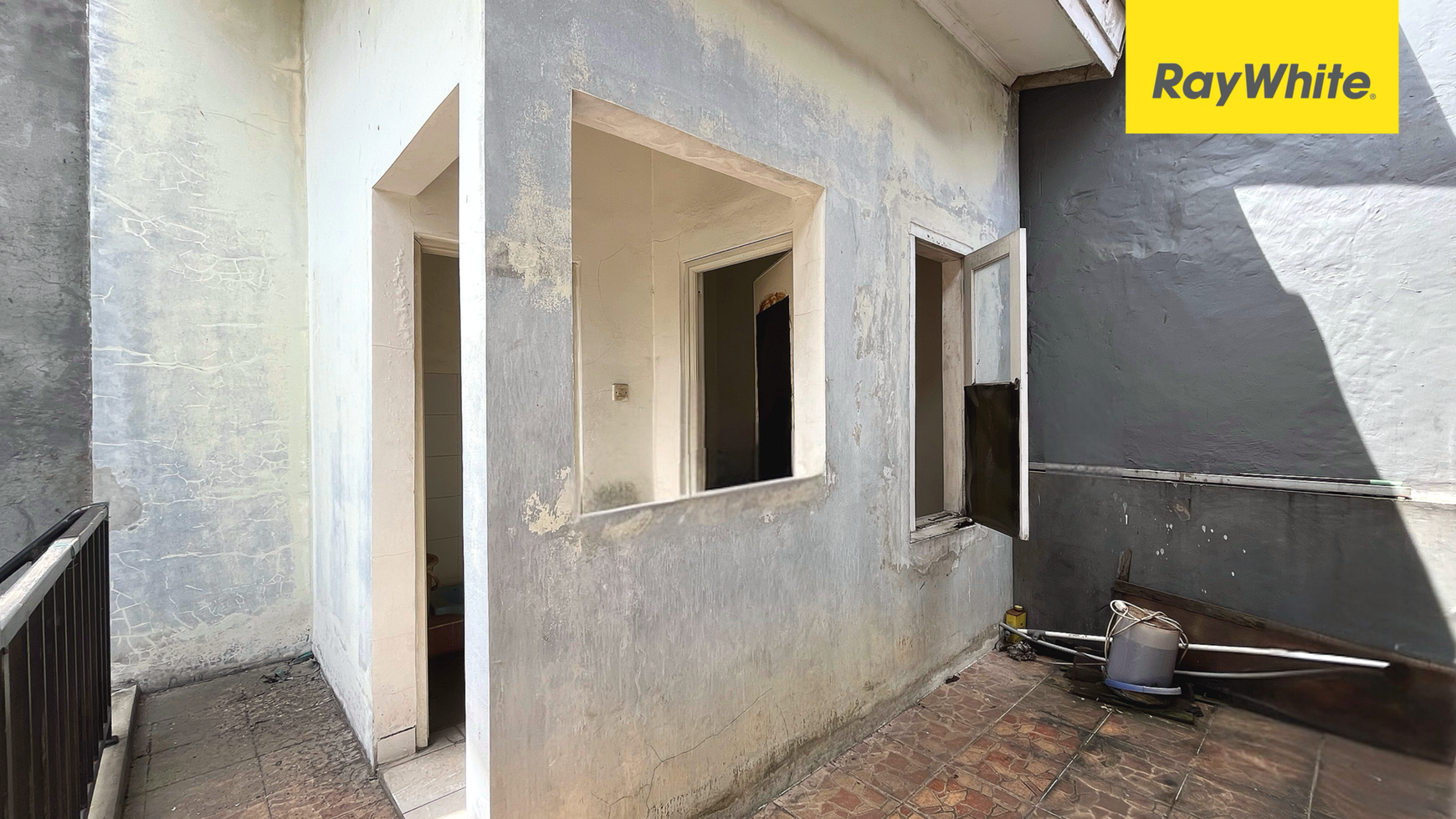 Rumah di Legenda Wisata, Cibubur