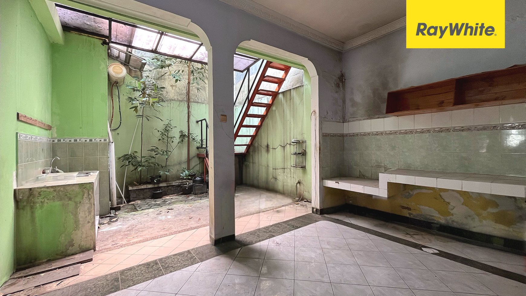 Rumah di Legenda Wisata, Cibubur