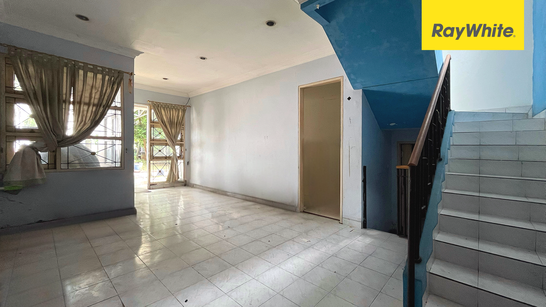 Rumah di Legenda Wisata, Cibubur