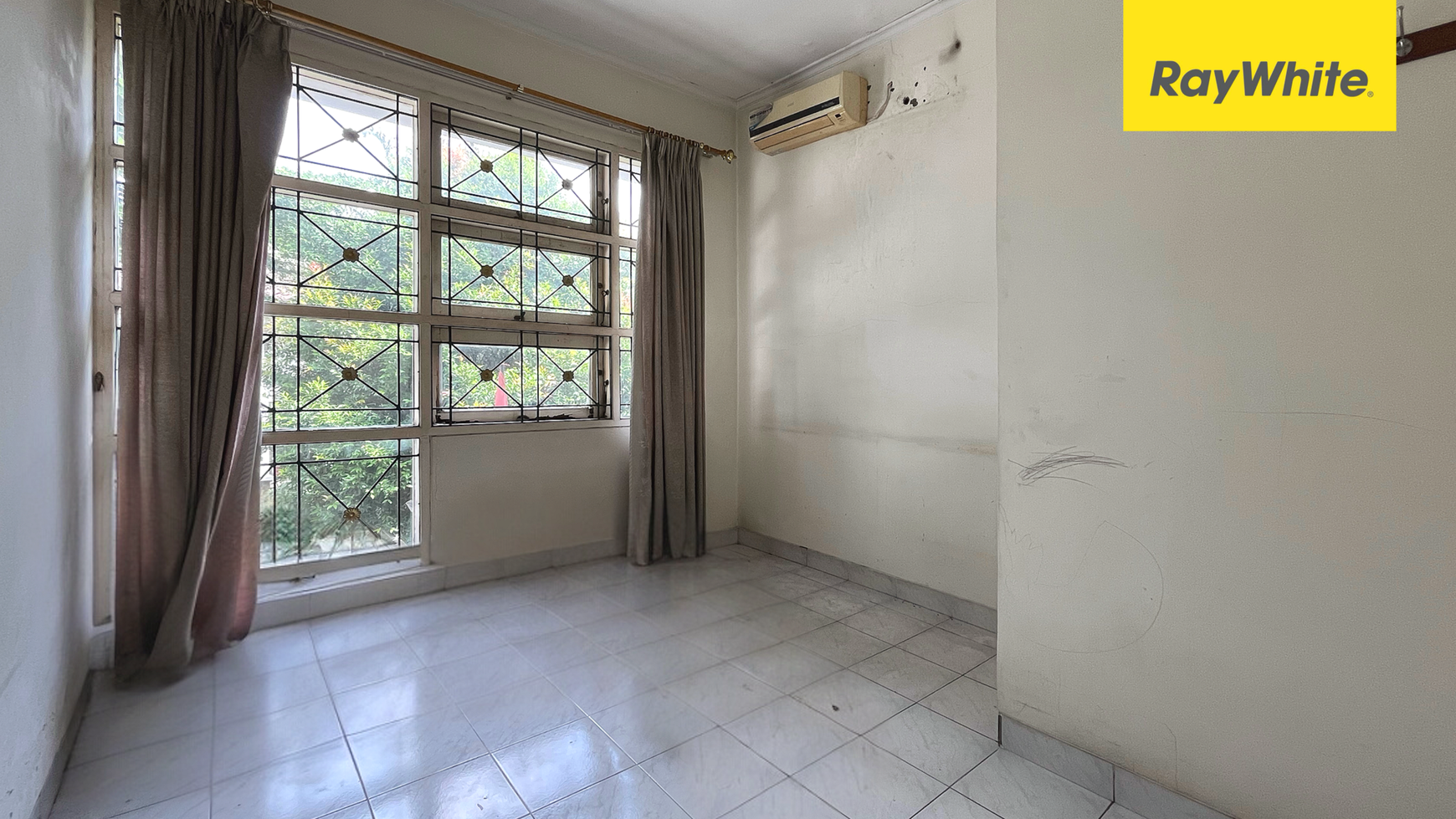 Rumah di Legenda Wisata, Cibubur