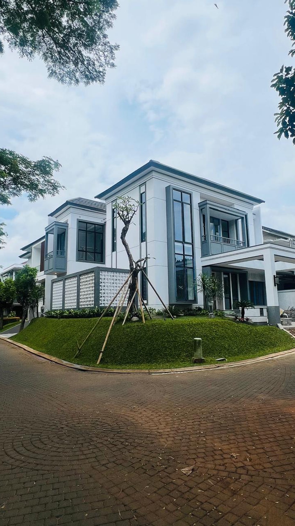 Rumah Baru view Sungai Delatinos BSD city