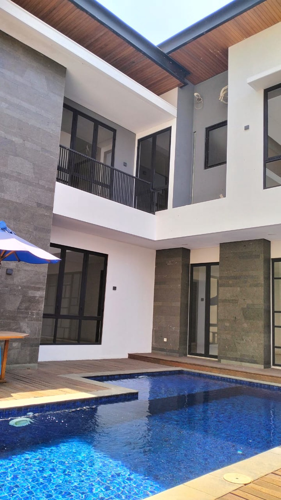 Rumah di Gading Serpong Emerald Cove