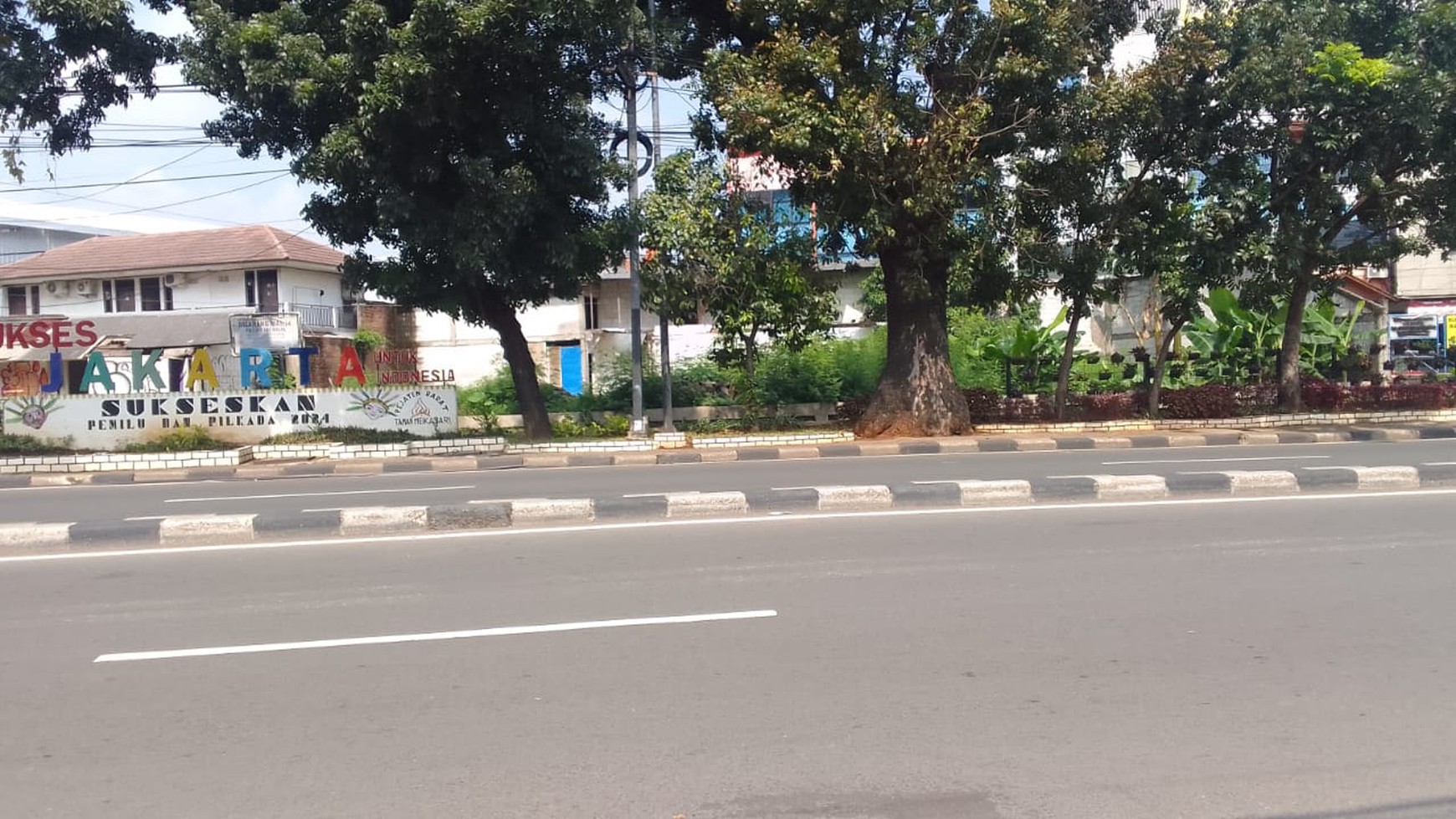 Lahan Strategis 866 m2 Di Jalan Raya Pasar Minggu, Dijual 40 % Dibawah NJOP