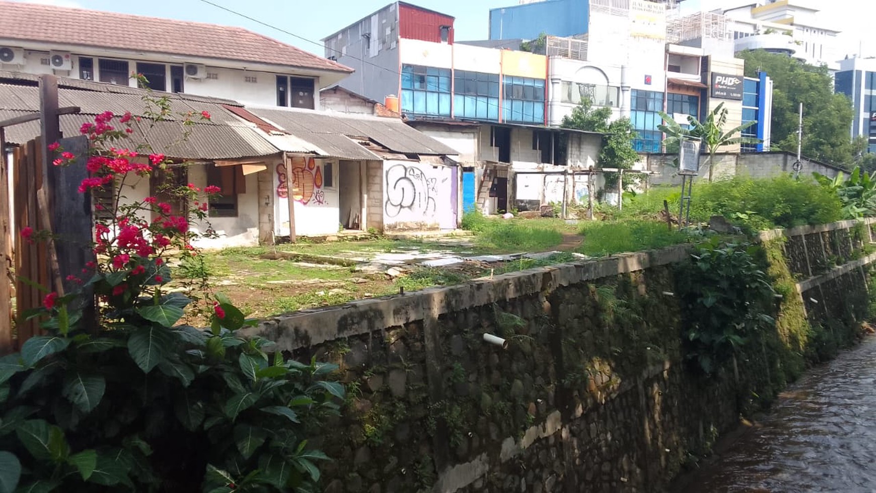 Lahan Strategis 866 m2 Di Jalan Raya Pasar Minggu, Dijual 40 % Dibawah NJOP