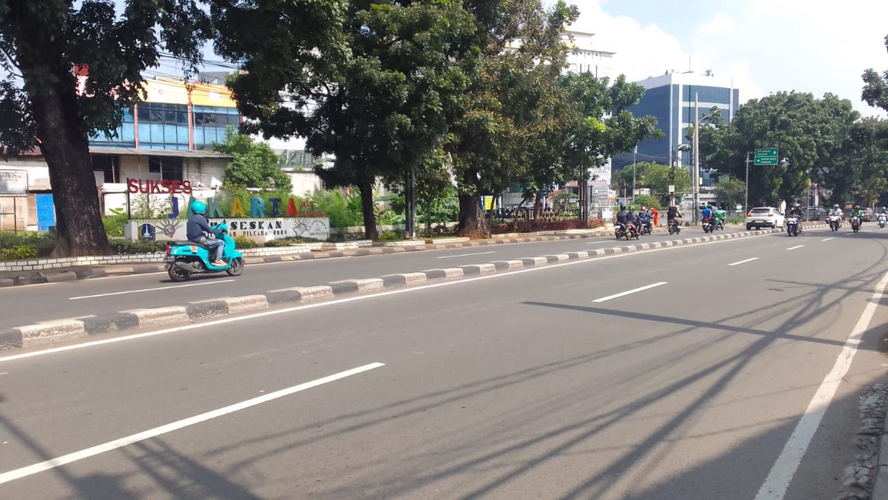 Lahan Strategis 866 m2 Di Jalan Raya Pasar Minggu, Dijual 40 % Dibawah NJOP