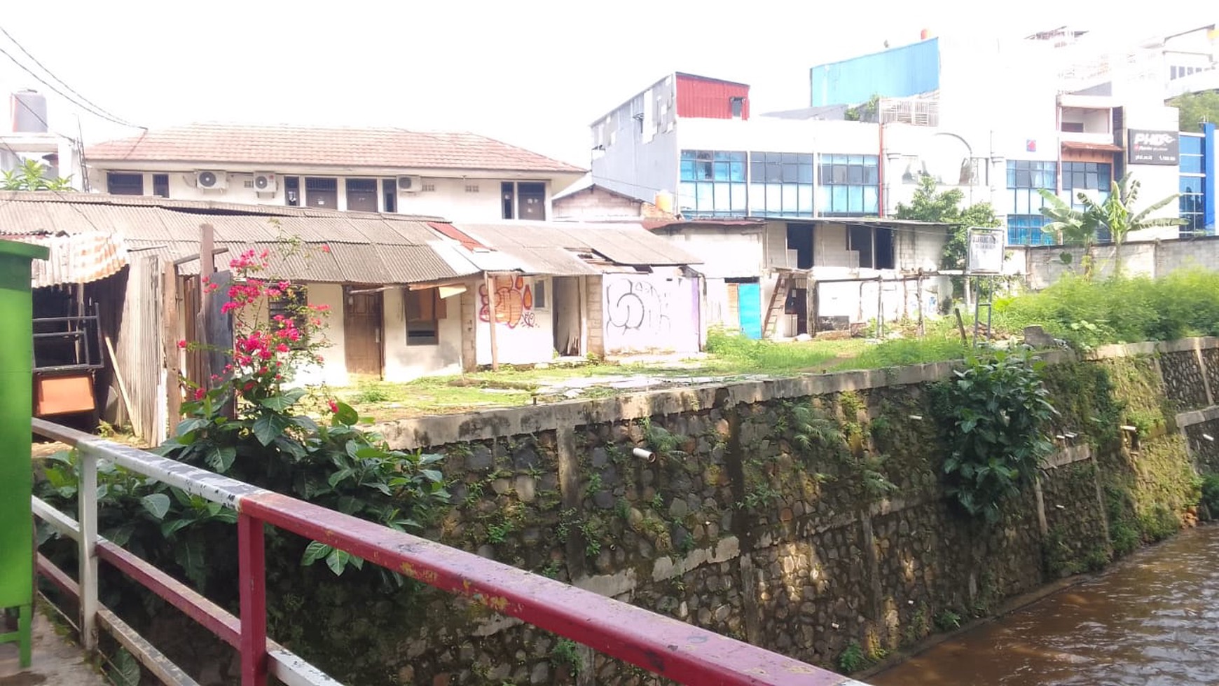 Lahan Strategis 866 m2 Di Jalan Raya Pasar Minggu, Dijual 40 % Dibawah NJOP
