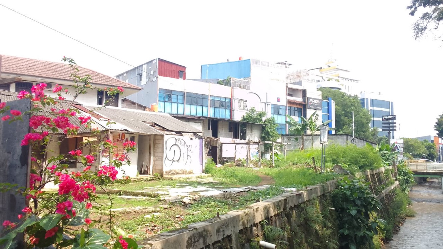 Lahan Strategis 866 m2 Di Jalan Raya Pasar Minggu, Dijual 40 % Dibawah NJOP