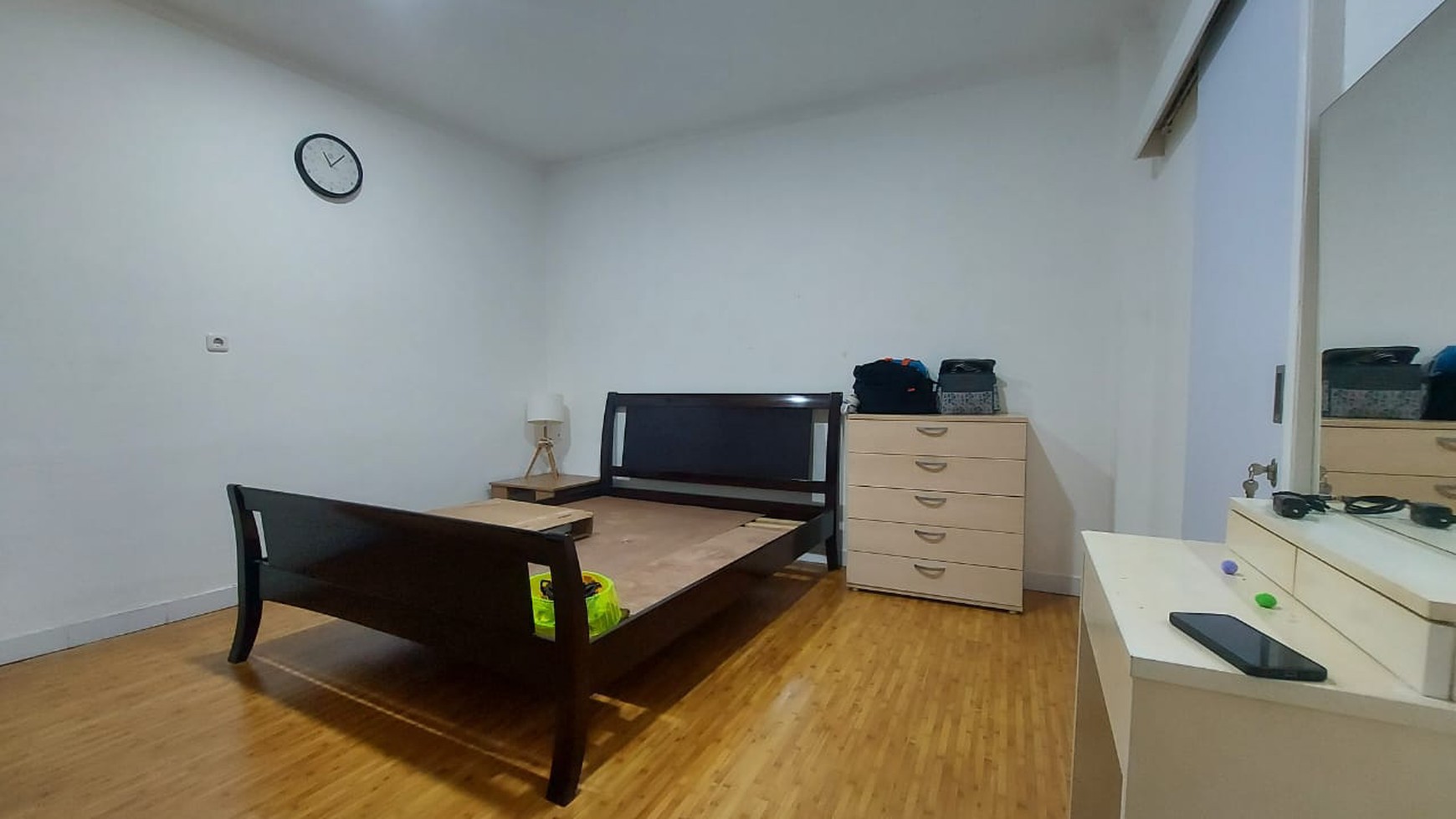 Rumah Modern Kondisi Rapi 2 Lantai di Lokasi Strategis & Premium Bintaro