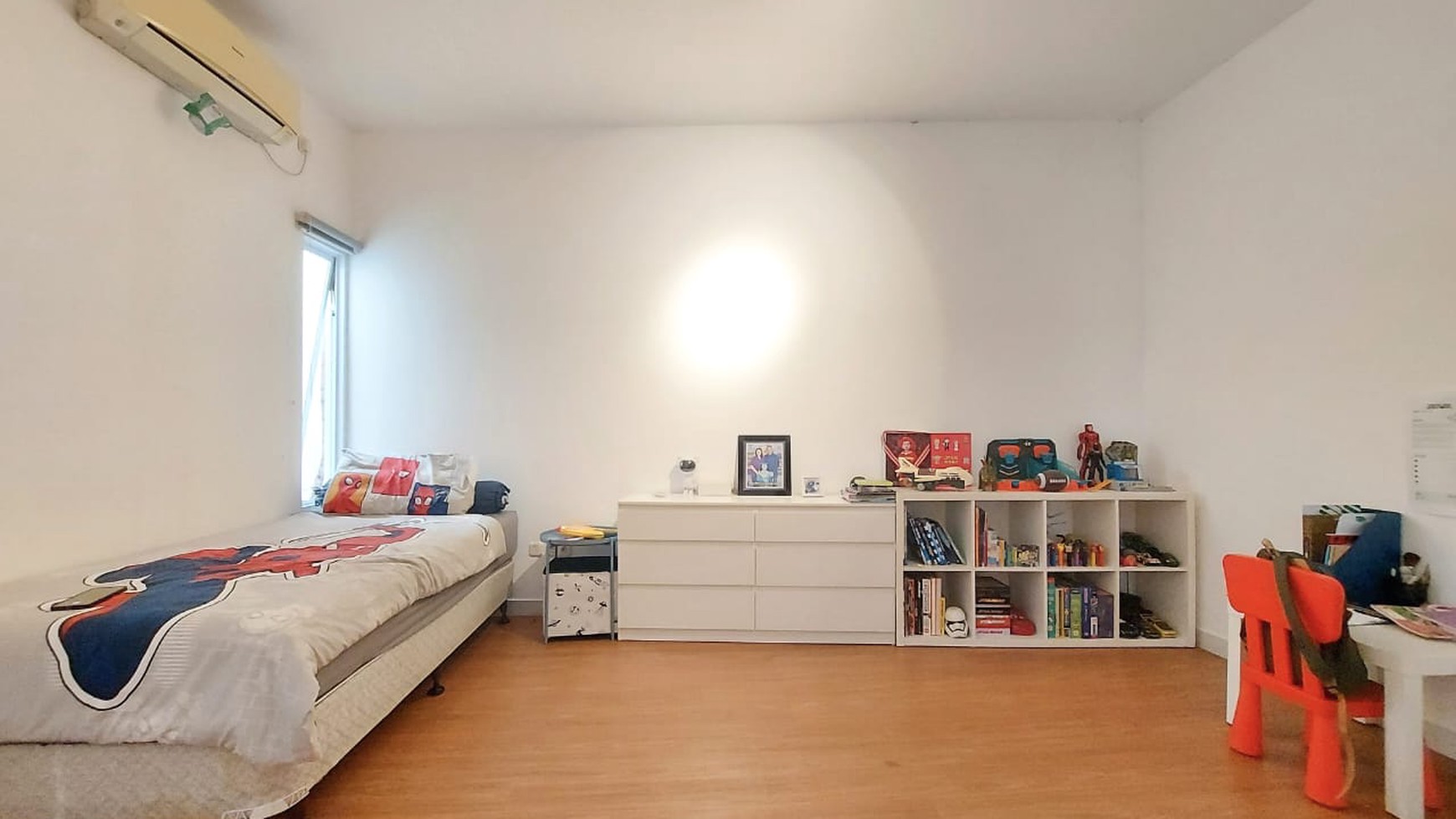 Rumah Modern Kondisi Rapi 2 Lantai di Lokasi Strategis & Premium Bintaro