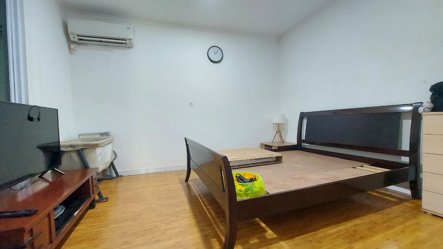 Rumah Modern Kondisi Rapi 2 Lantai di Lokasi Strategis & Premium Bintaro