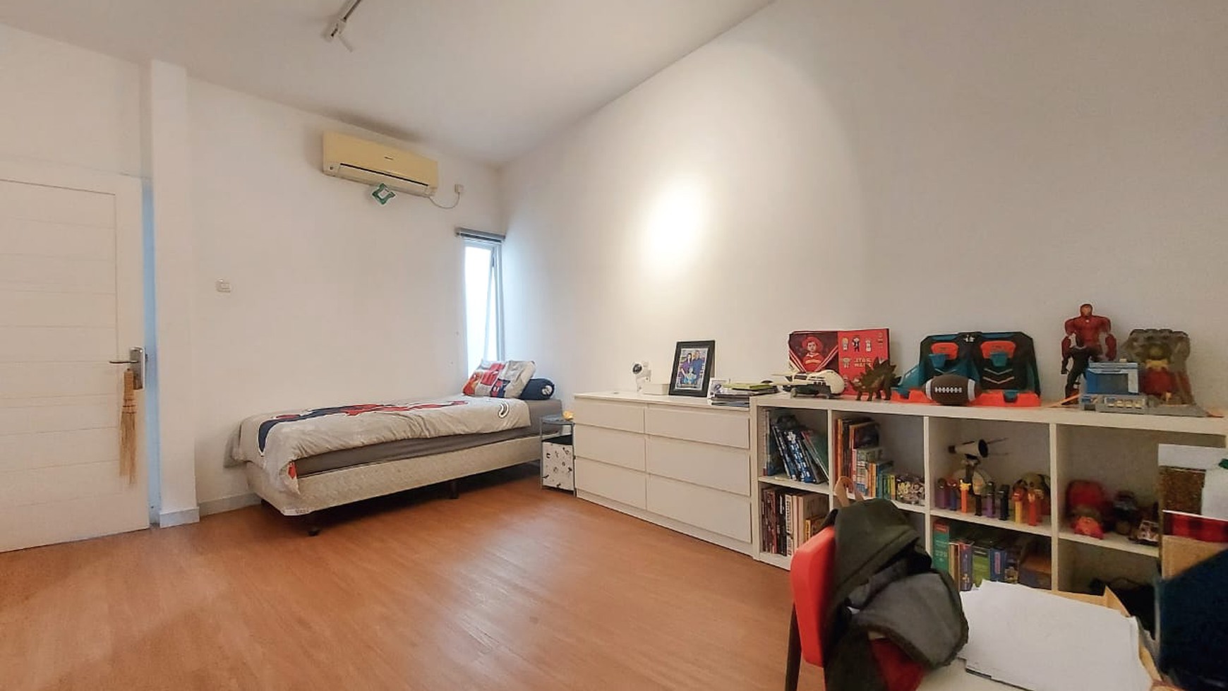 Rumah Modern Kondisi Rapi 2 Lantai di Lokasi Strategis & Premium Bintaro