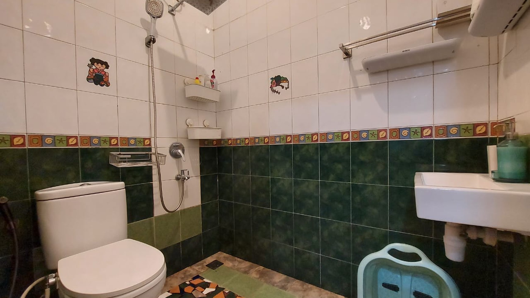 Rumah Modern Kondisi Rapi 2 Lantai di Lokasi Strategis & Premium Bintaro