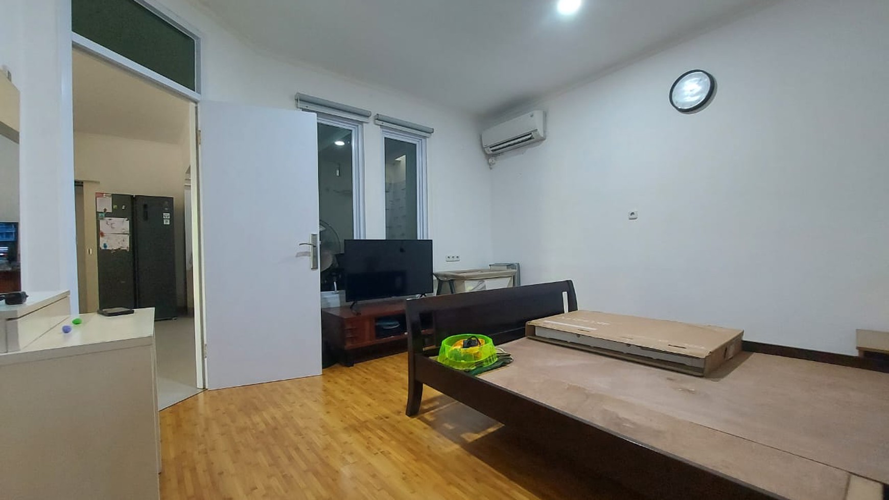 Rumah Modern Kondisi Rapi 2 Lantai di Lokasi Strategis & Premium Bintaro