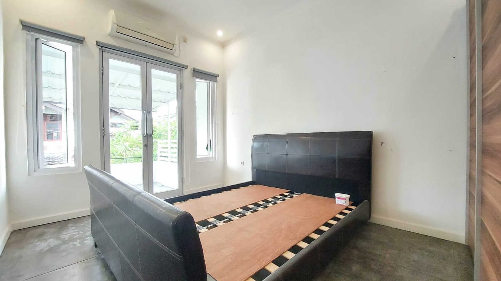 Rumah Modern Kondisi Rapi 2 Lantai di Lokasi Strategis & Premium Bintaro