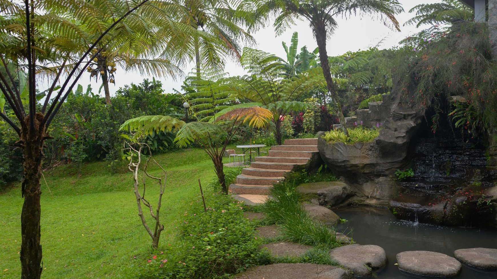 Villa 2,5 Lantai Di Puncak Cisarua Bogor
