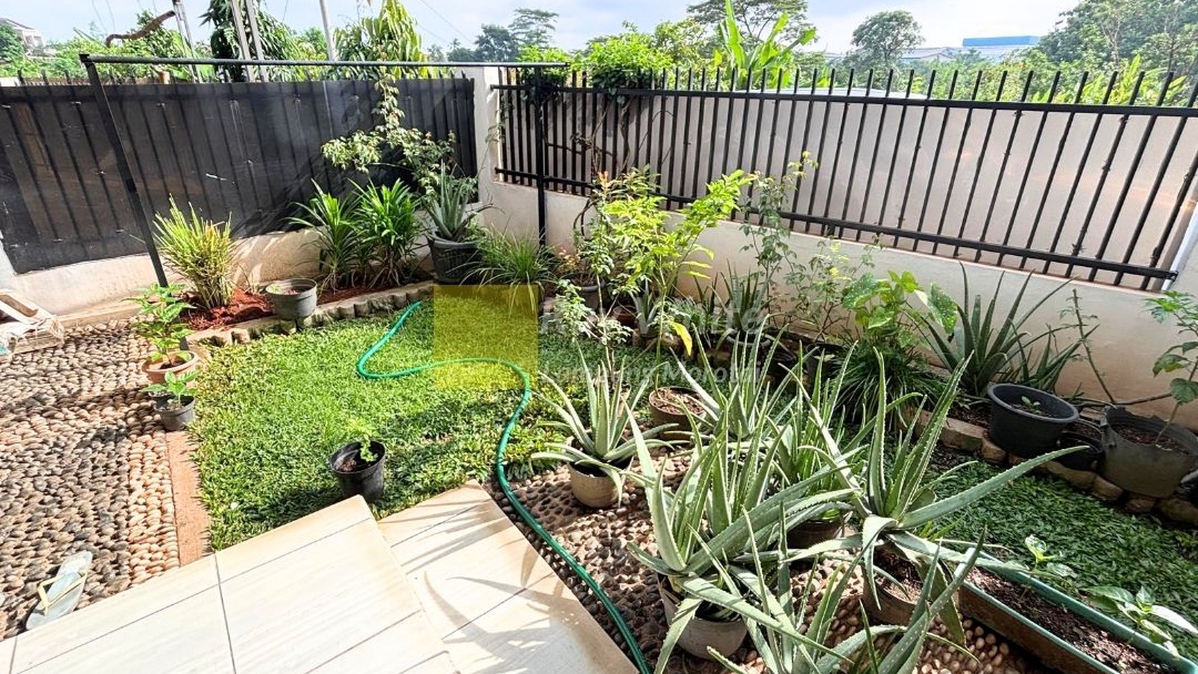 Rumah Lokasi Kedamaian Furnished