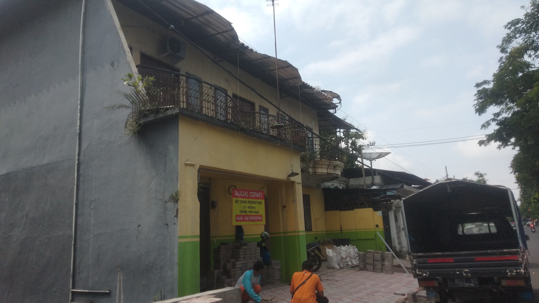 Jual cepat rumah siap huni cocok untuk usaha Gayungan 7,5 M nego Surabaya Timur 