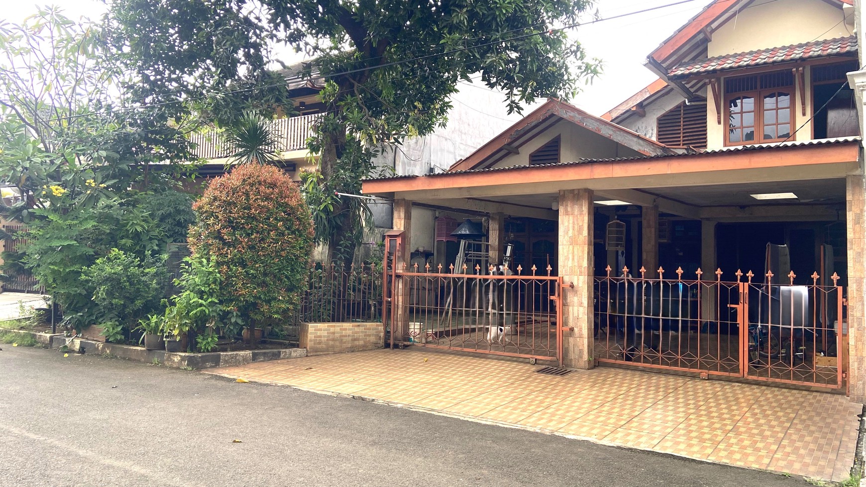 rumah strategis dengan jalan utama yang lebar di bumi bintaro permai