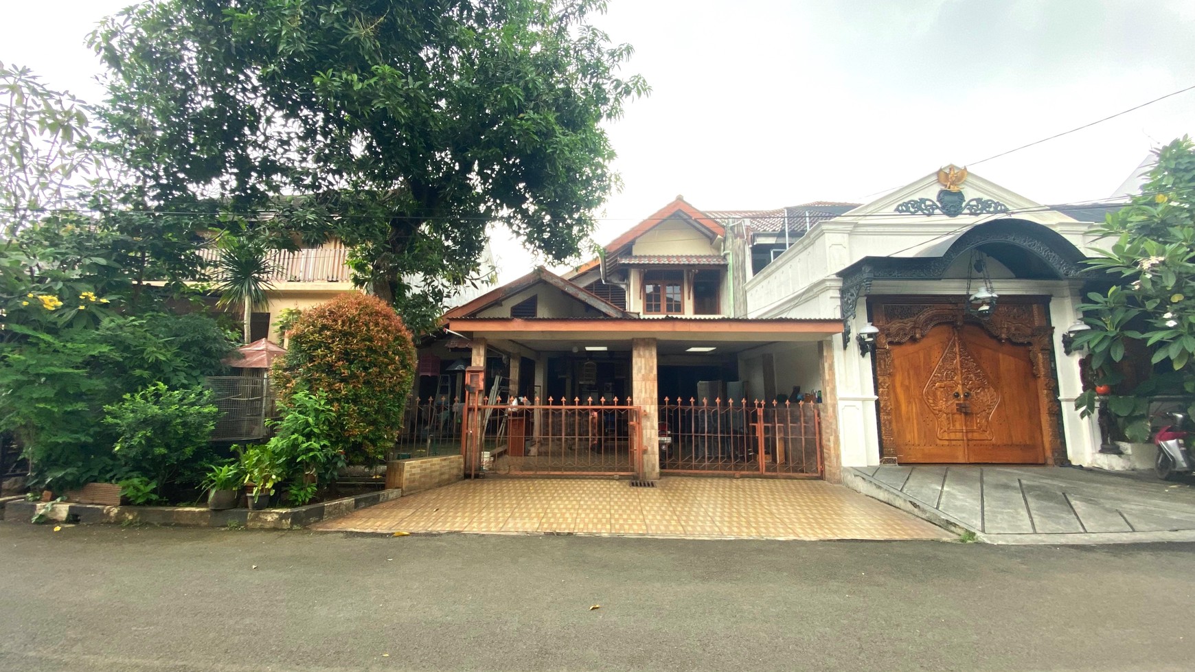 rumah strategis dengan jalan utama yang lebar di bumi bintaro permai