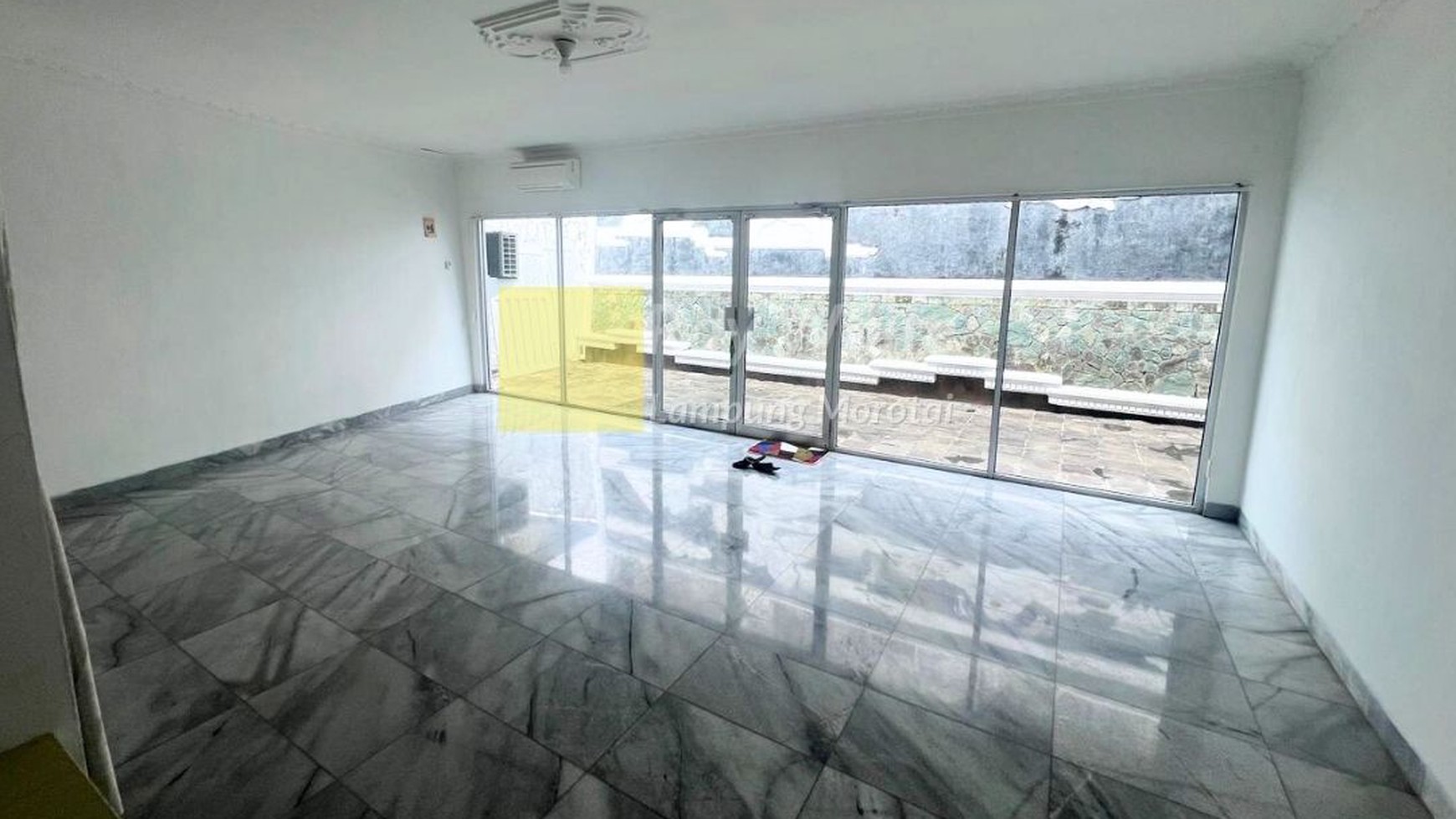 Rumah Mewah 2 Lantai Dan 4 Rumah Kontrakan
