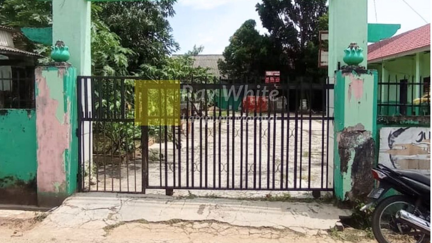Tanah dan Bangunan Eks Sekolah