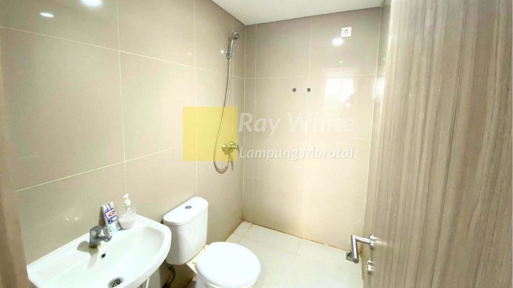 Apartemen The Bay 3 Kamar Furnished