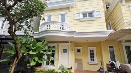 Dijual cepat rumah strategis di Montana Village Jl. Hardin Gading Serpong