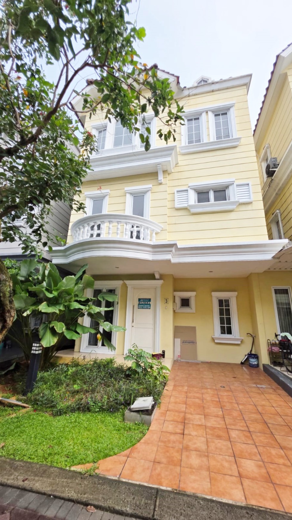 Dijual cepat rumah strategis di Montana Village Jl. Hardin Gading Serpong