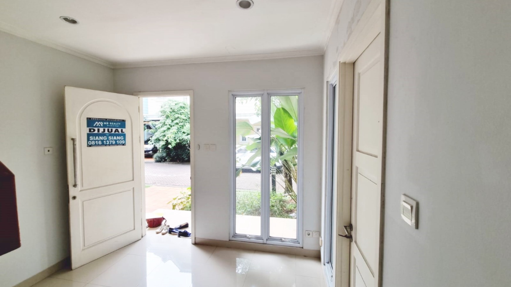 Dijual cepat rumah strategis di Montana Village Jl. Hardin Gading Serpong