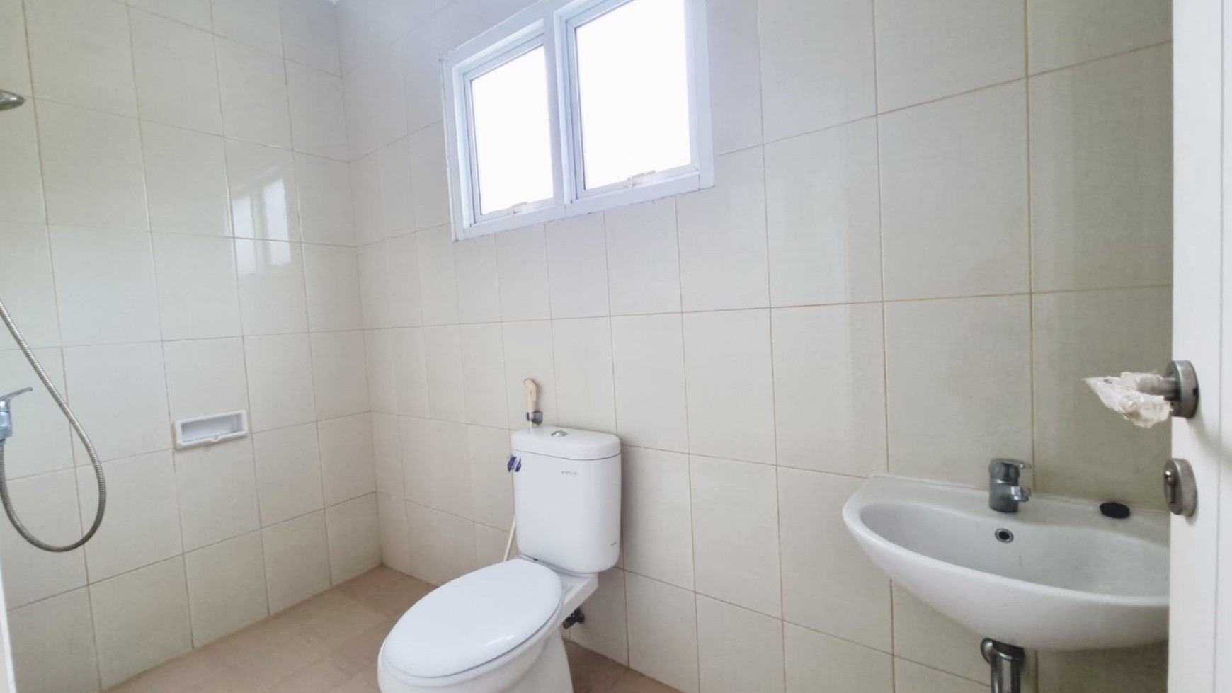 Dijual cepat rumah strategis di Montana Village Jl. Hardin Gading Serpong